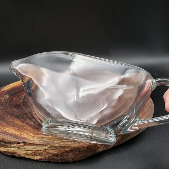 Vintage Anchor Hocking Glass Gravy Boat – Clear Pressed Glass 8.5” with Handle - Picture 6 of 12